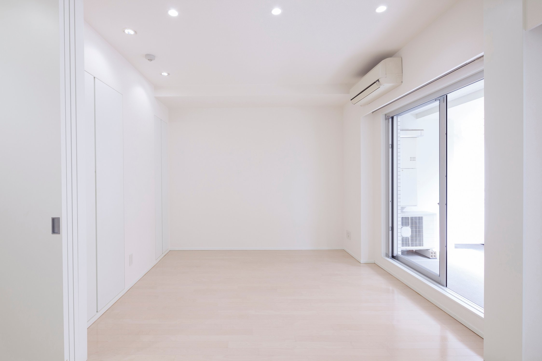 Living space with no furniture